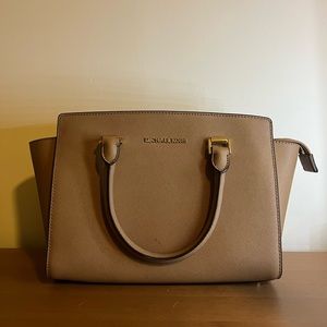 Michael Kors Selma Handbag